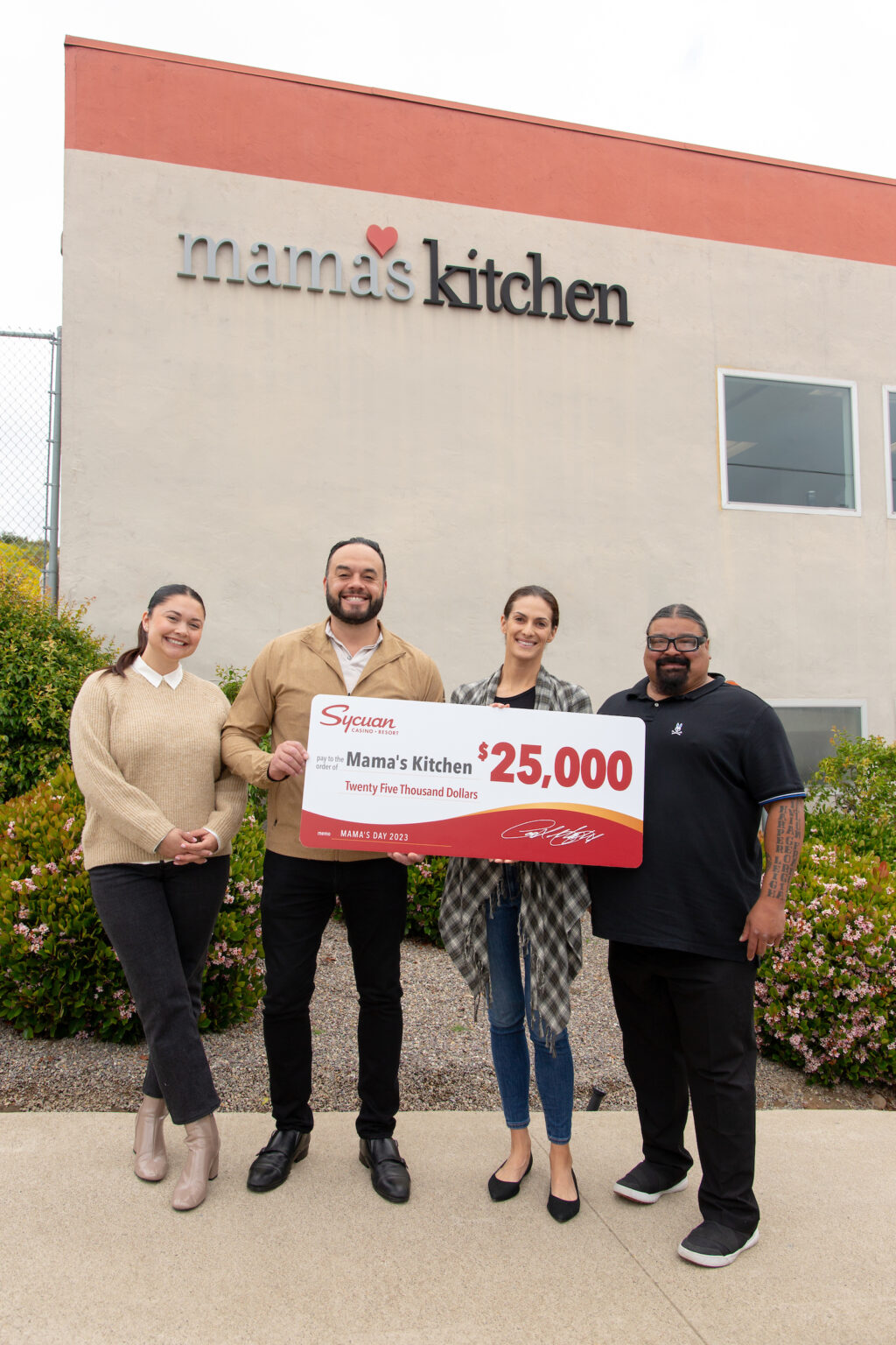 Sycuan Donates $25,000 To Mama's Kitchen | Sycuan Casino Resort